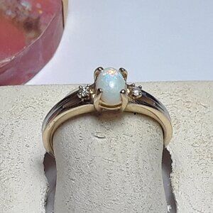 Estate 1/3ctw Natural Precious White Opal & Diam split shank 14Kt YG Ring #20090